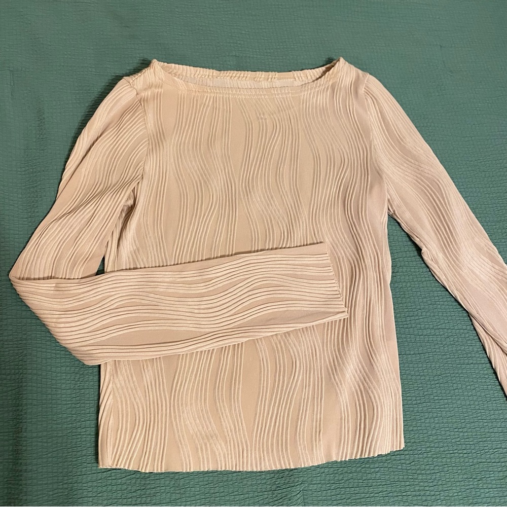 Abstract top
